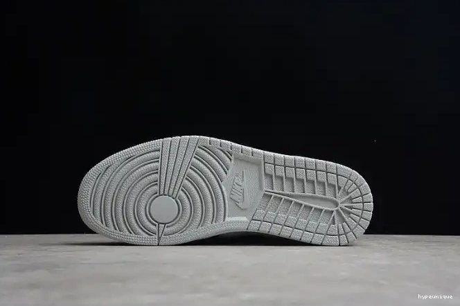 HYPE Jordan Air Wizards 3 CT8532-148 0506